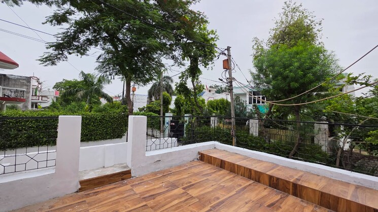 Balcony, sainik farm 4 Bedroom 3250 Sq.Ft. Independent House In Sainik Farm Delhi 9576775