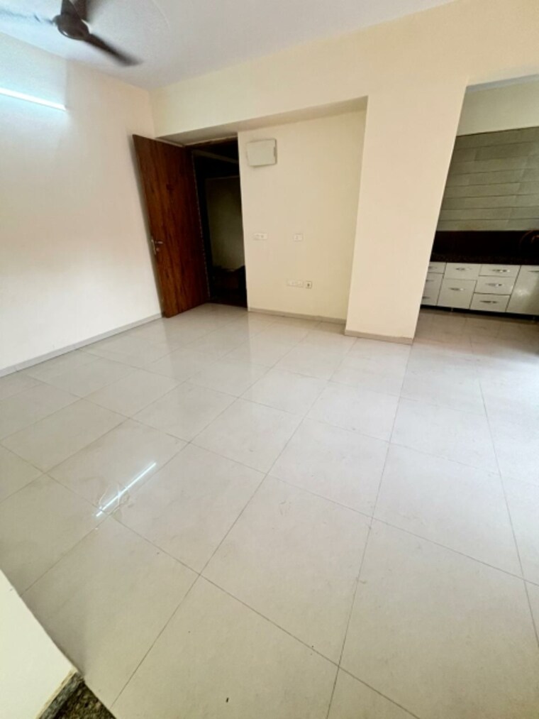 Room, vaishnodevi circle 2 Bedroom 1075 Sq.Ft. Apartment In Vaishnodevi Circle Ahmedabad 9576774