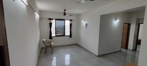 Room in 2 BHK Apartment at Vaishnodevi Circle – for Rent