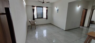 Room in 2 BHK Apartment at Vaishnodevi Circle – for Rent