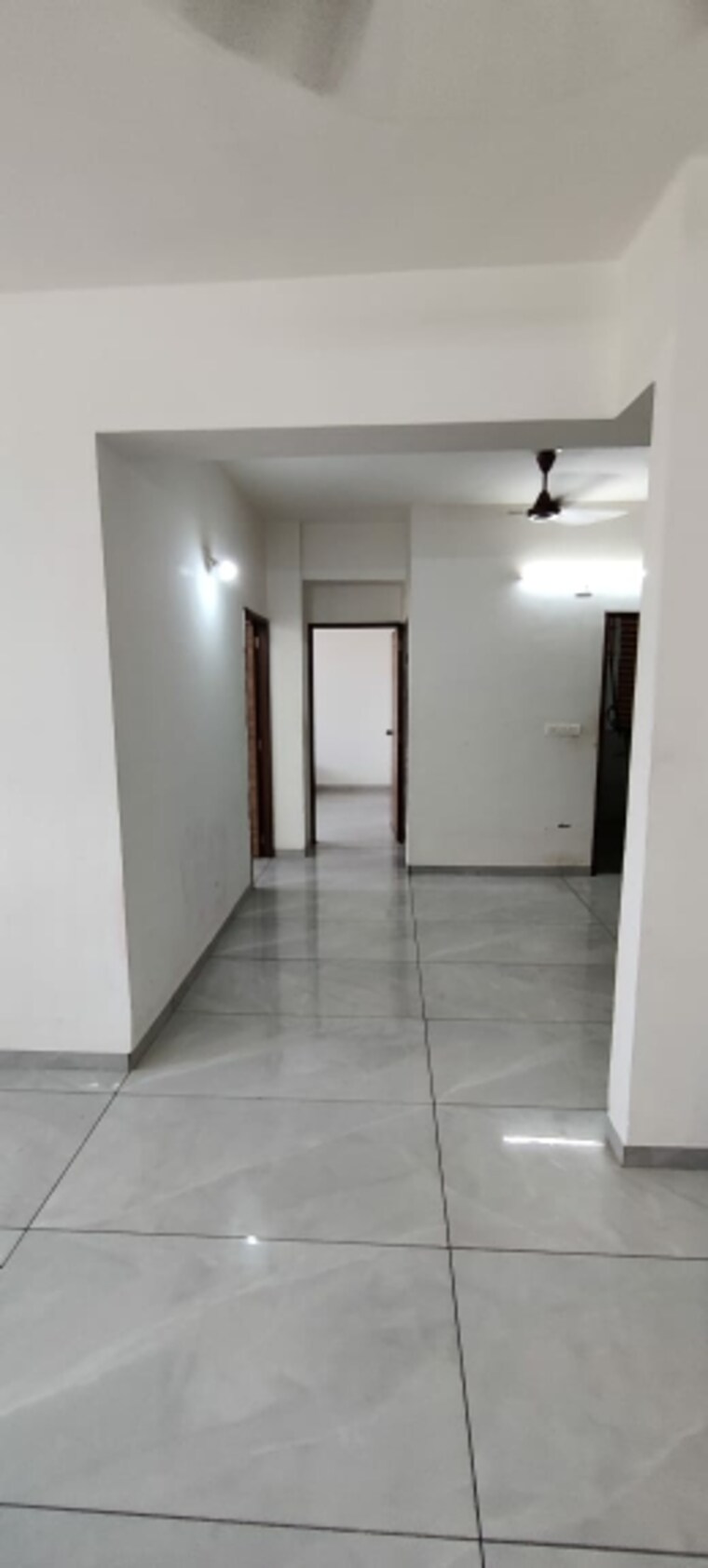 Room, vaishnodevi circle 2 Bedroom 1260 Sq.Ft. Apartment In Vaishnodevi Circle Ahmedabad 9576790