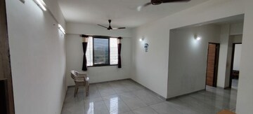 Room in 2 BHK Apartment at Vaishnodevi Circle – for Rent