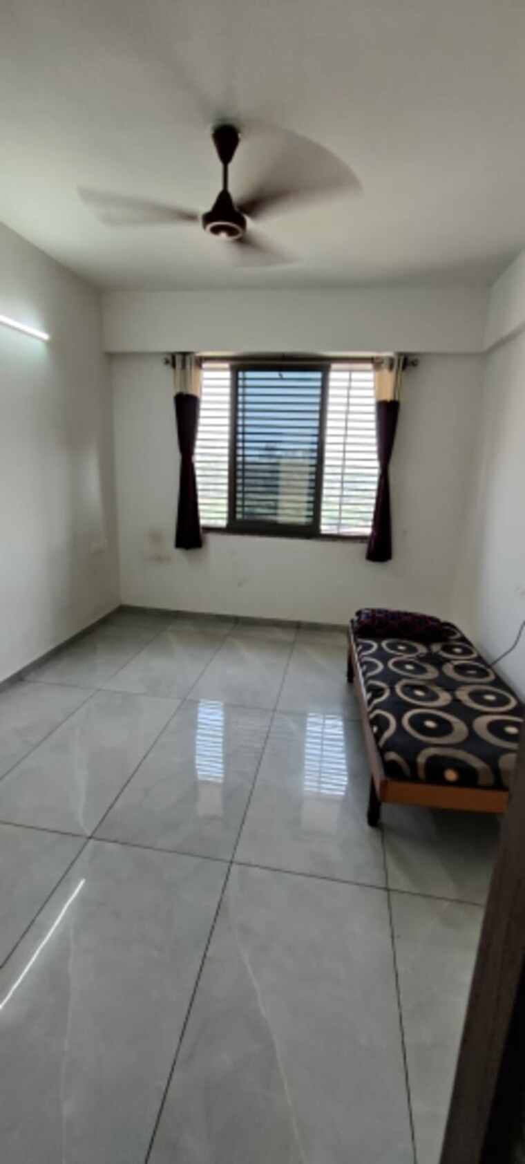 Bedroom, vaishnodevi circle 2 Bedroom 1260 Sq.Ft. Apartment In Vaishnodevi Circle Ahmedabad 9576790