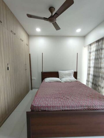 Bedroom in 3 BHK Apartment at Soham Crystal Spires, Thane West – for Rent
