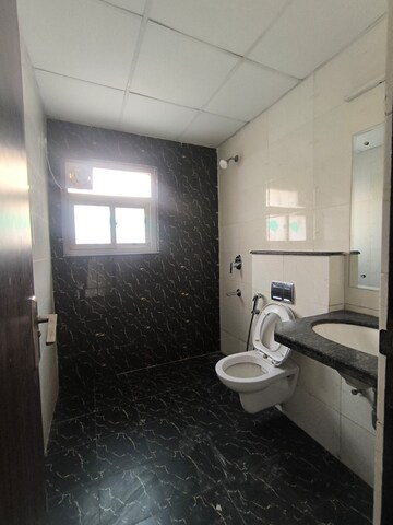 Building Lobby in 3 BHK Builder Floor at BPTP Amstoria, Sector 102 – for Rent