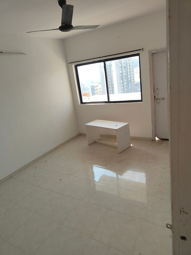Room, piplod 2 Bedroom 1400 Sq.Ft. Apartment In Piplod Surat 9576836