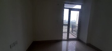 Room in 2.5 BHK Apartment at Antriksh Krishna Apartments, Sector 94 – for Sale
