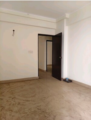 Room in 2.5 BHK Apartment at Antriksh Krishna Apartments, Sector 94 – for Sale