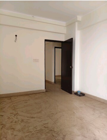 Room in 2.5 BHK Apartment at Antriksh Krishna Apartments, Sector 94 – for Sale