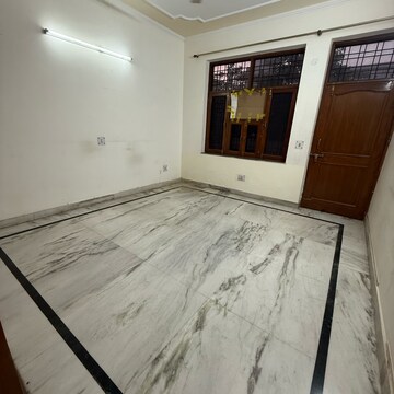 Bedroom in 3 BHK Builder Floor at Sector 23 – for Rent