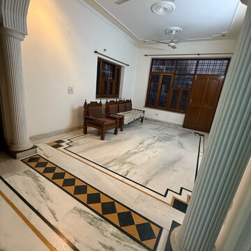 Bedroom in 3 BHK Builder Floor at Sector 23 – for Rent