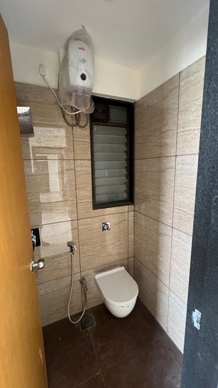 Bathroom, chandak-34-park-estate 1 Bedroom 391 Sq.Ft. Apartment In Goregaon West Mumbai 9576921