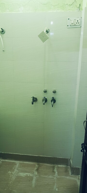 Bathroom in 2 BHK Independent House at Om Sai Enclave Chipiyana Buzurg, Chipiyana Buzurg – for Sale