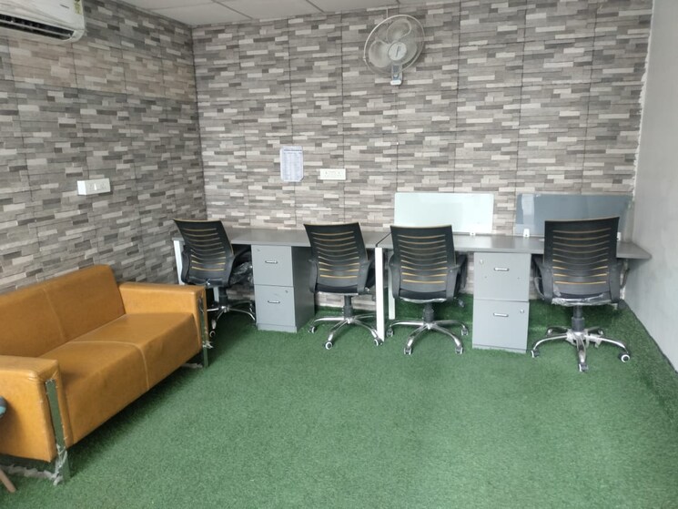 Team Area, sector 4 Commercial Office Space 700 Sq.Ft. In Sector 4 Noida 9576956