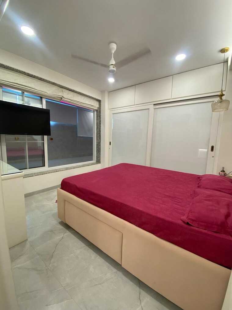 Bedroom, khar west 6+ Bedroom 3000 Sq.Ft. Villa In Khar West Mumbai 9576972