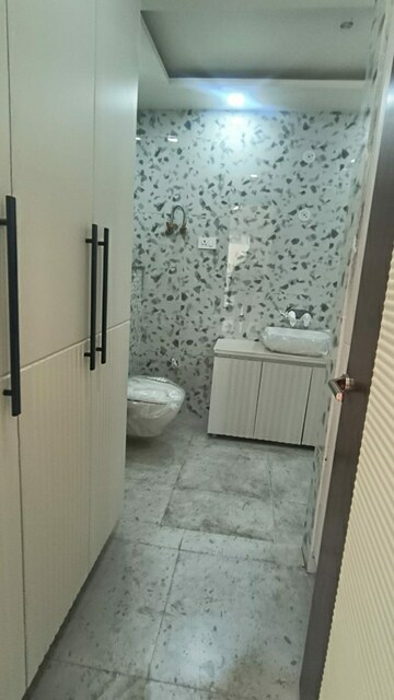 Bathroom in 4 BHK Builder Floor at Green Fields Colony – for Rent