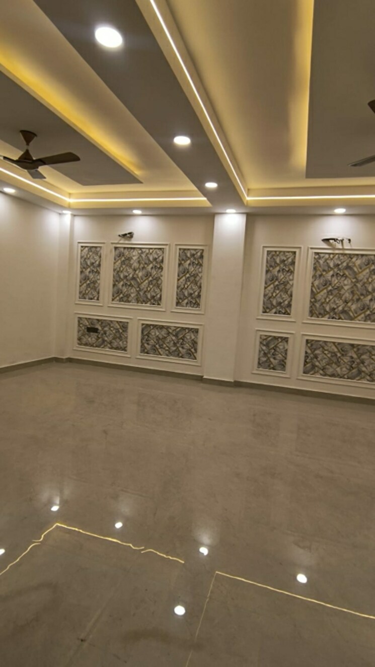 Living Room, green fields colony 4 Bedroom 450 Sq.Yd. Builder Floor In Green Fields Colony Faridabad 9576990