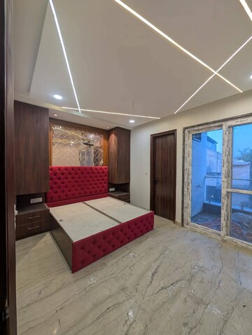 Bedroom in 2 BHK Apartment at Ignou Road – for Rent