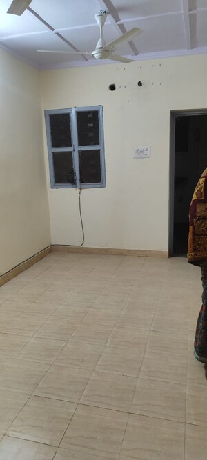 Room in 2 BHK Independent House at Sector 56 – for Rent