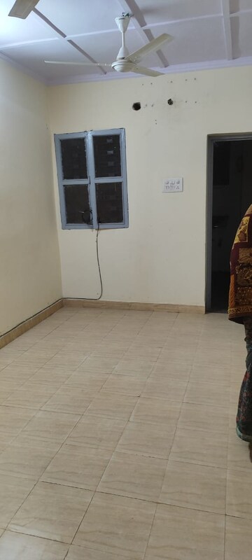 Room in 2 BHK Independent House at Sector 56 – for Rent