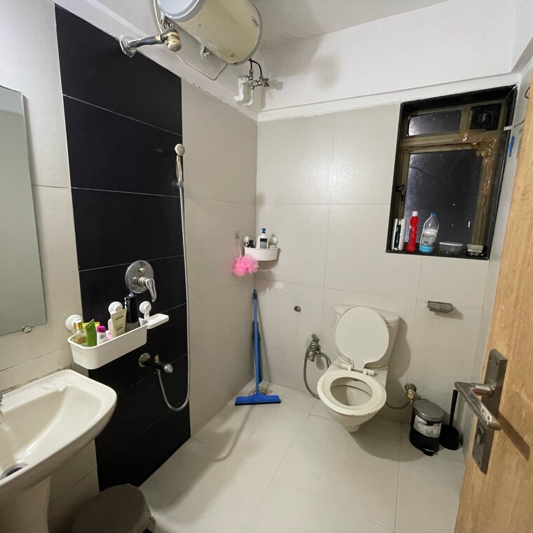 Team Area, pegasus-tower 1 Bedroom 500 Sq.Ft. Apartment In Yari Road Mumbai 9577034