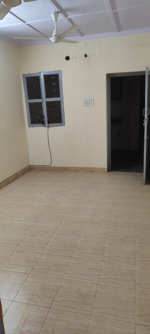 Room in 2.5 BHK Villa at Sector 55 – for Rent