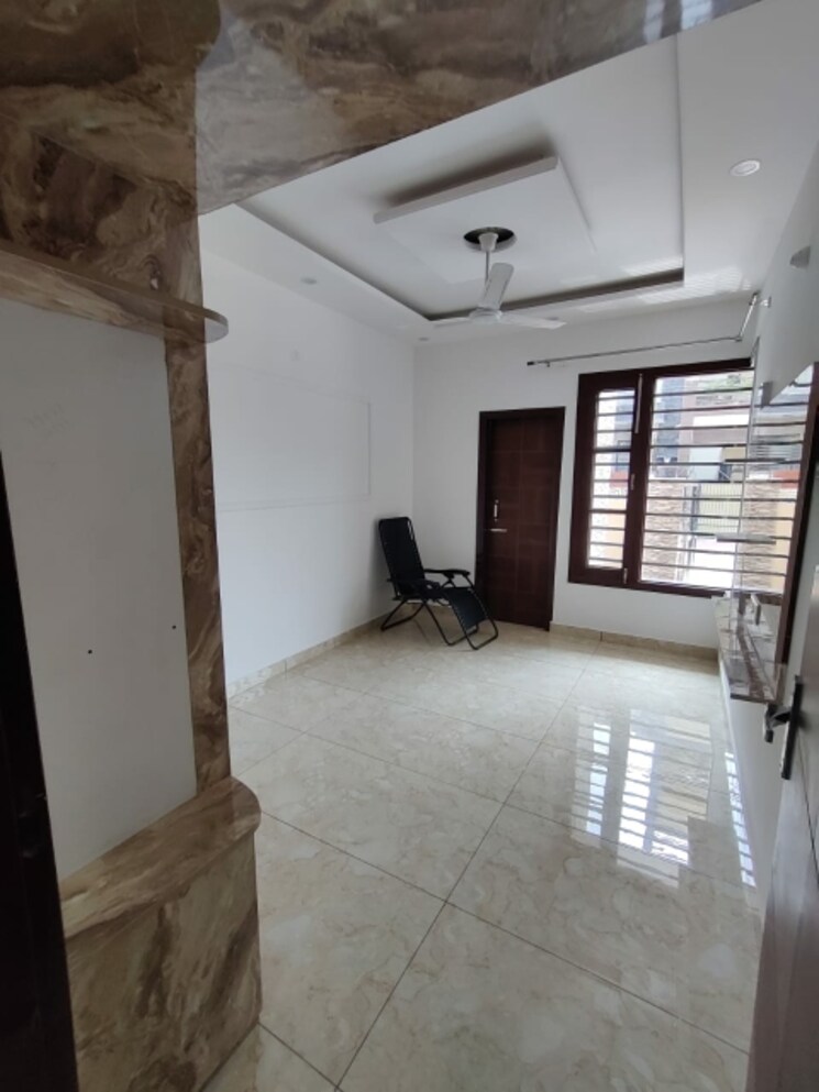 Room, kharar mohali road 4 Bedroom 125 Sq.Yd. Independent House In Kharar Mohali Road Kharar 9577083