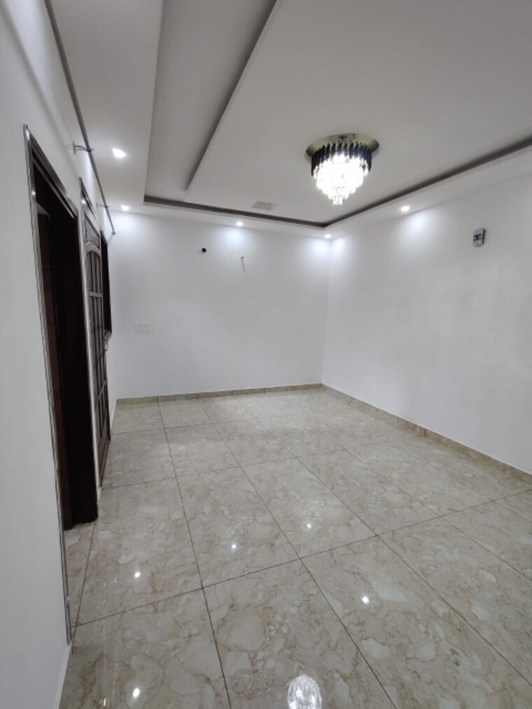 Room, kharar mohali road 4 Bedroom 125 Sq.Yd. Independent House In Kharar Mohali Road Kharar 9577083
