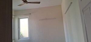 Room in 3.5 BHK Apartment at Emaar MGF Emerald Hills, Sector 65 – for Rent