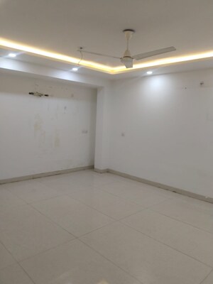 Room in 3 BHK Independent House at Sector 11 – for Rent