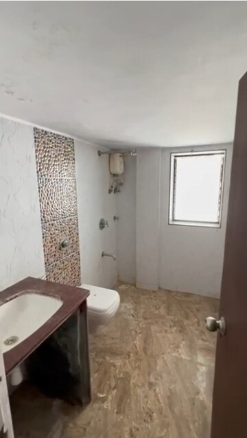 Bathroom in 5 BHK Villa at Chembur – for Rent