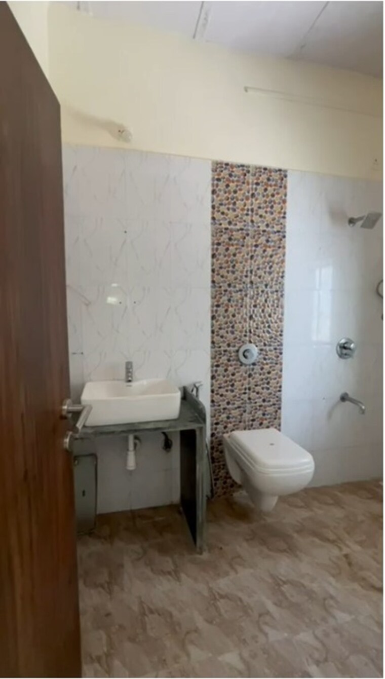 Bathroom, chembur 5 Bedroom 2600 Sq.Ft. Villa In Chembur Mumbai 9577056