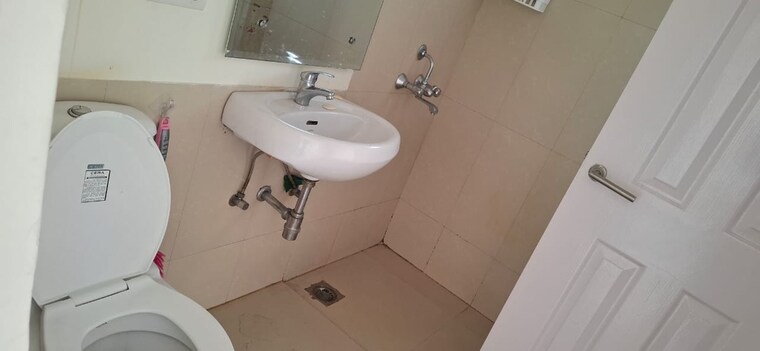 Bathroom, emaar-mgf-emerald-hills 3 Bedroom 267 Sq.Yd. Apartment In Sector 65 Gurgaon 9577073