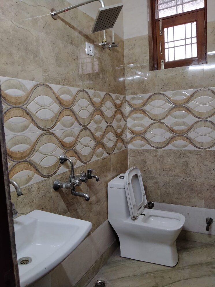 Bathroom, sector 55 3 Bedroom 1720 Sq.Ft. Independent House In Sector 55 Noida 9577093