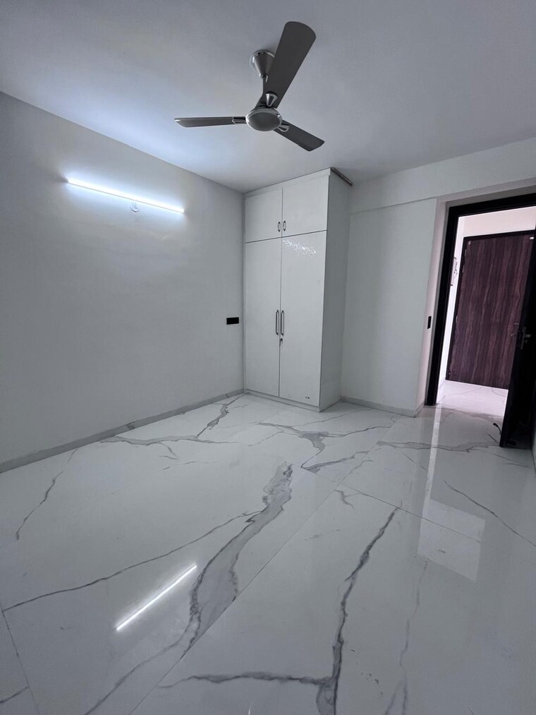 Room, shiv-sai-emerald-heights 3 Bedroom 2150 Sq.Ft. Apartment In Sector 88 Faridabad 9577109