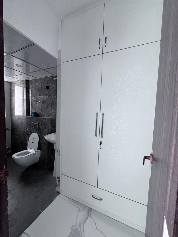 Bathroom, shiv-sai-emerald-heights 3 Bedroom 2150 Sq.Ft. Apartment In Sector 88 Faridabad 9577109