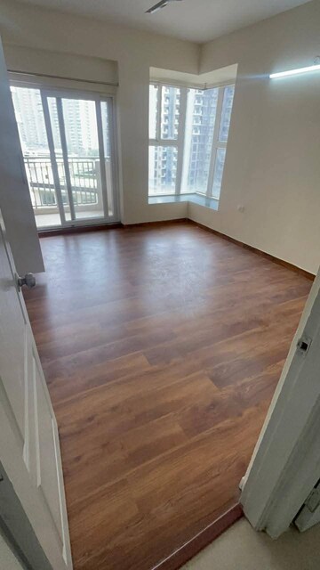 Room in 2 BHK Apartment at Shri Radha Sky Gardens, Sector 16b Greater Noida – for Rent