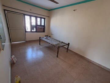 1 BHK Independent House For Rent in Sector 10a