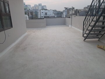 Terrace in 1 BHK Independent House at Sector 10a – for Rent