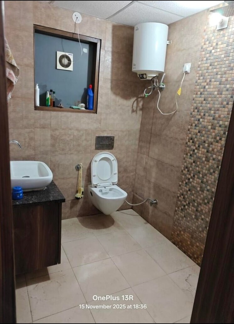 Bathroom, ansal-plaza-gurgaon 2 Bedroom 1250 Sq.Ft. Builder Floor In Palam Vihar Gurgaon 9577162