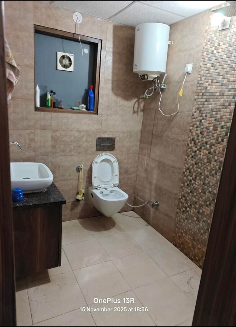 Bathroom, ansal-plaza-gurgaon 2 Bedroom 1250 Sq.Ft. Builder Floor In Palam Vihar Gurgaon 9577162