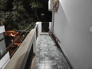 Balcony in 2 BHK Builder Floor at Ansal Plaza Gurgaon, Palam Vihar – for Rent