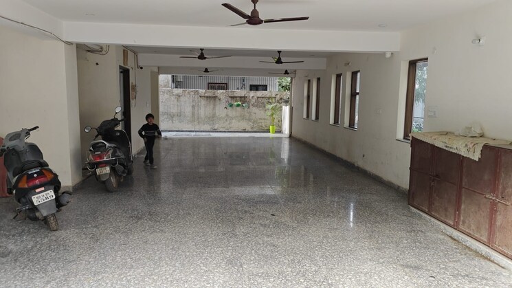  Parking, ansal-plaza-gurgaon 2 Bedroom 1250 Sq.Ft. Builder Floor In Palam Vihar Gurgaon 9577162