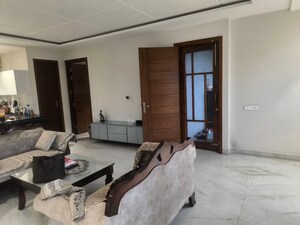 Living Room in 3 BHK Builder Floor at Sector 37 – for Rent