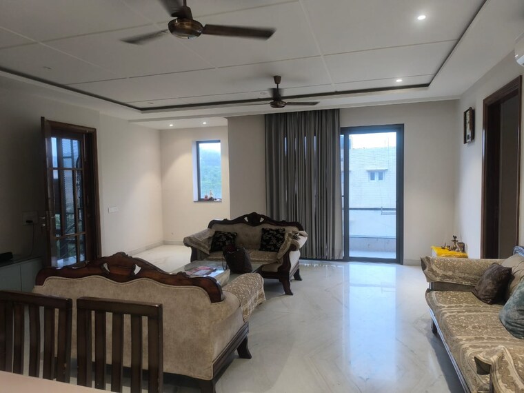 Living Room, sector 37 3 Bedroom 3400 Sq.Ft. Builder Floor In Sector 37 Chandigarh 9577164