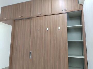 Room in 4 BHK Apartment at Pacifica Hill Crest, Gachibowli – for Rent