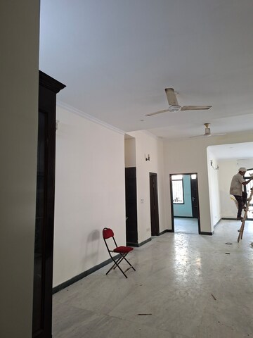 Staircase in 3 BHK Independent House at Sector 48 – for Rent