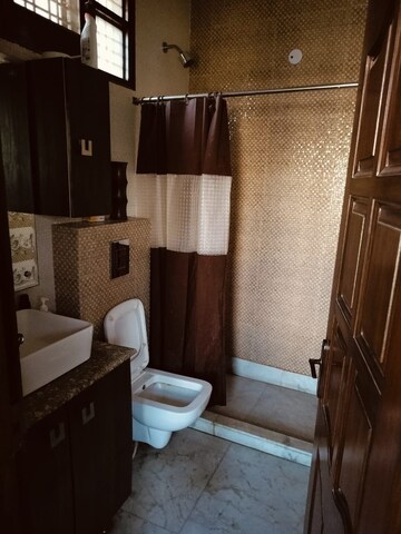 Living Room in 3 BHK Builder Floor at Palam Vyapar Kendra, Sector 2 – for Rent