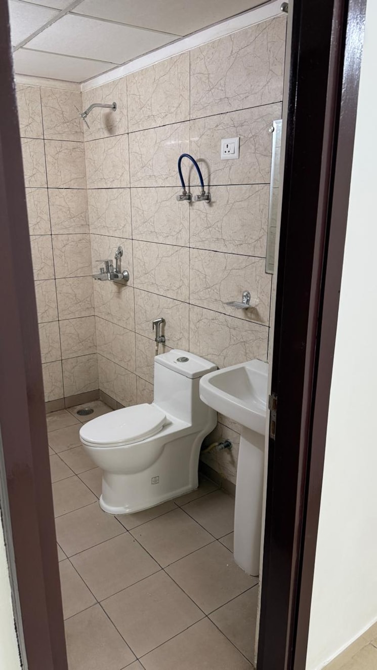 Bathroom, gulshan-botnia 2.5 Bedroom 1160 Sq.Ft. Apartment In Sector 144 Noida 9577168