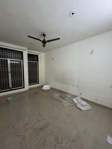 Room in 2 BHK Apartment at Wave Floors, Mahurali – for Rent